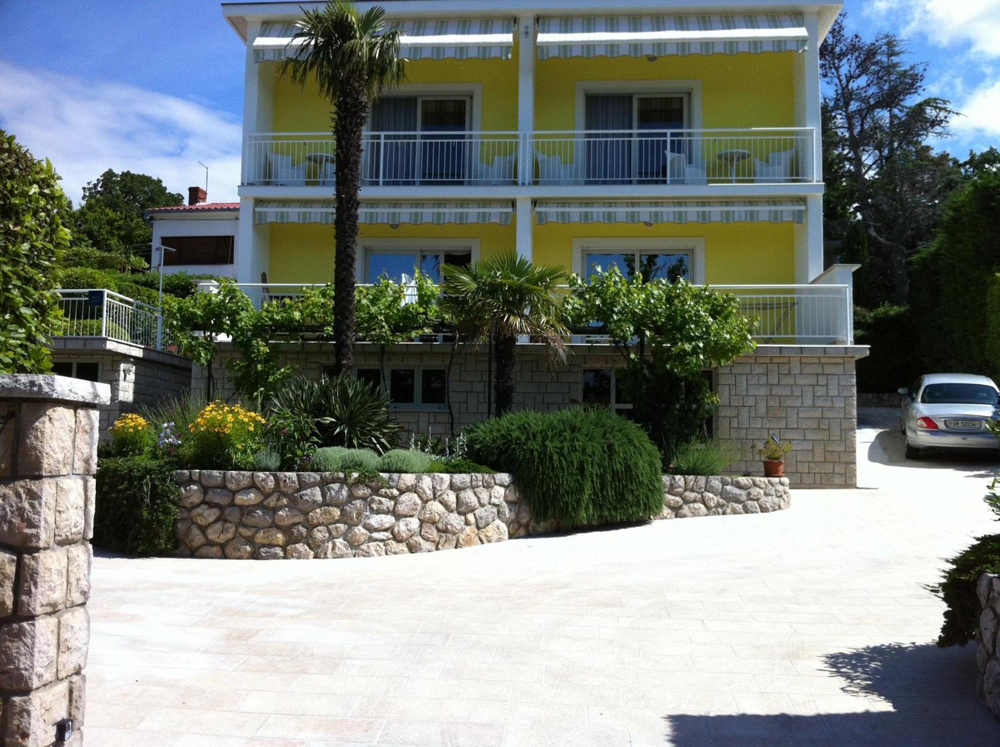 Apartments & Rooms Marina Dramalj Luaran gambar